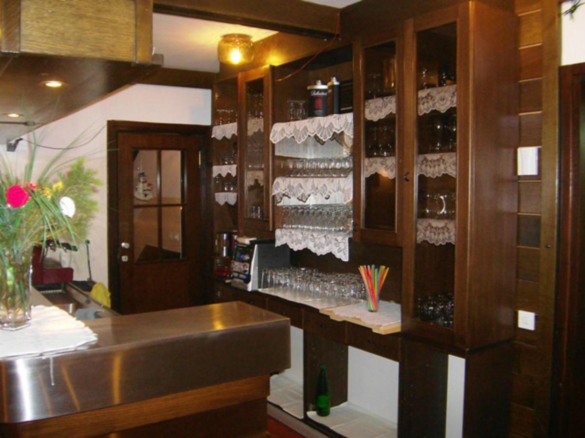 سيركلجي نا جورينجسكيم Accommodation And Restaurant Tia المظهر الخارجي الصورة