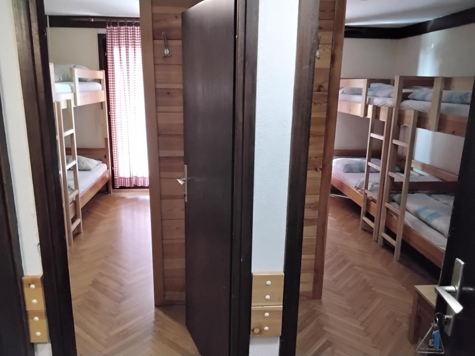 سيركلجي نا جورينجسكيم Accommodation And Restaurant Tia المظهر الخارجي الصورة