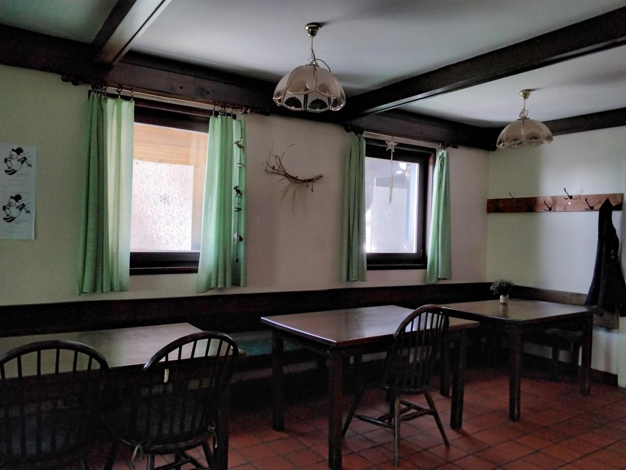 سيركلجي نا جورينجسكيم Accommodation And Restaurant Tia المظهر الخارجي الصورة